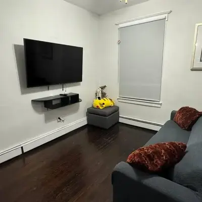 NYC Gateway: Cozy Home with Easy Access