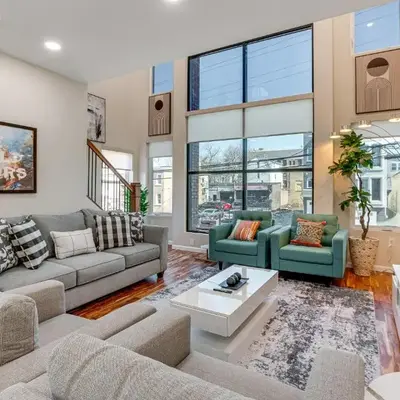 Luxe Newark Retreat with Rooftop Deck Pets Welcome!