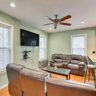 Jersey City Apartment with Game Room 7 Mi to NYC!