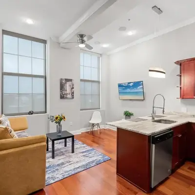Luxury 1BR - Glass Wall & Window