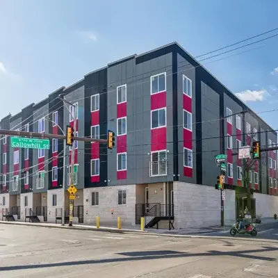 Stay at Luna on 800 Callowhill