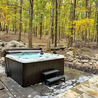 Twin Pines Retreat Hot Tub Theater Room Fire