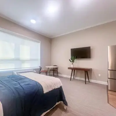 415 Modern Brand New Studio Apartment