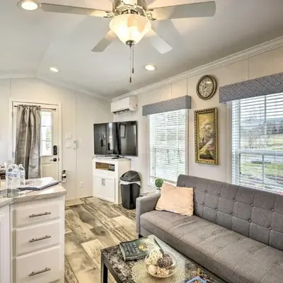 Contemporary Cottages and Suite Close to Ski Resort