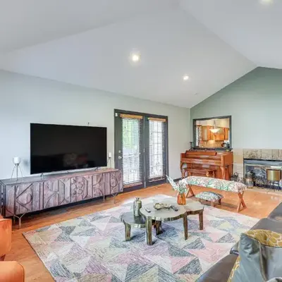 5 Mi to Princeton Family Home with Deck and Yard!
