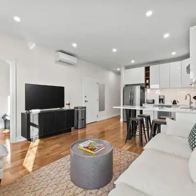 Carroll Place - Bright 3BR Apt in Carroll Gardens
