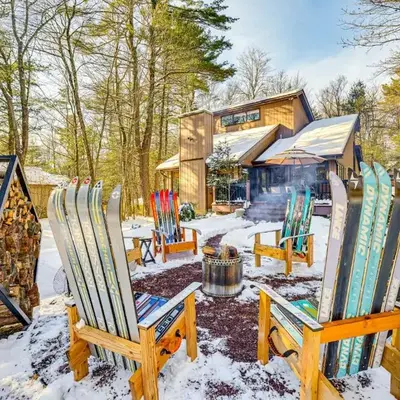 Lake Naomi Luxury Home with Stream Pool and Fire Pit
