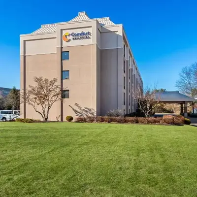 Comfort Inn & Suites Somerset - New Brunswick